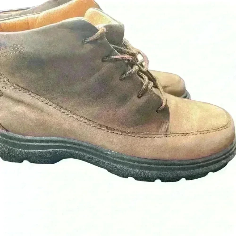 Timberland boots Vintage size 6.5 Made in Macau great quality brown leather
